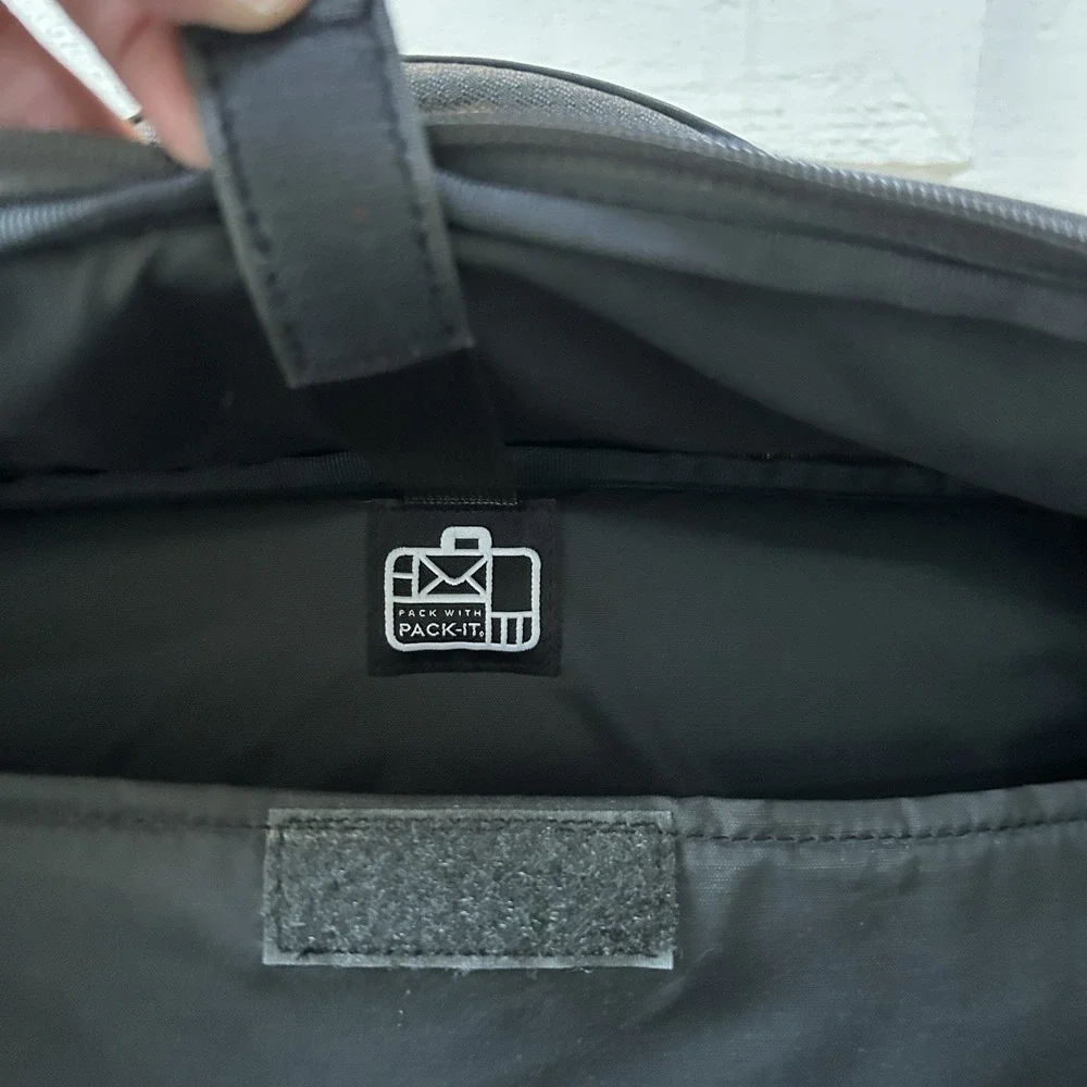 Eagle Creek CarryOn ES Tote Bag 17